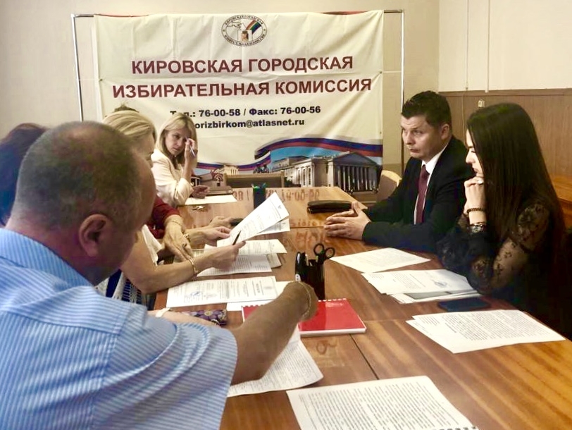 Кировский избирком принял документы у Федора Лугинина