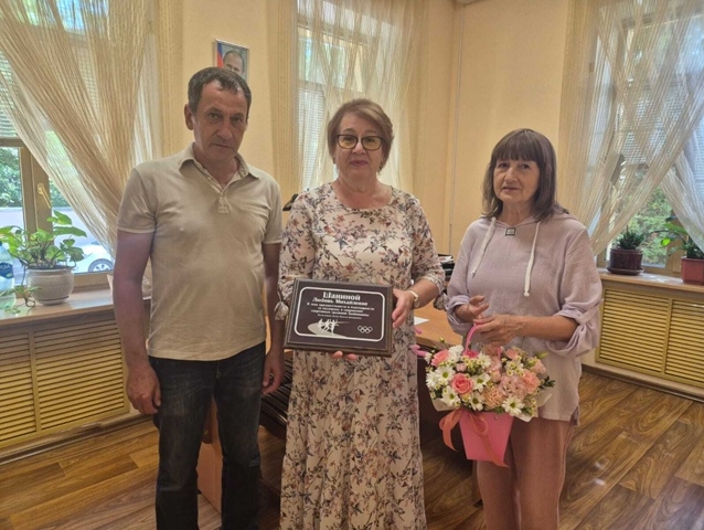 Любовь Шанина получила благодарность за поддержку в установлении мемориальной доски советскому легкоатлету