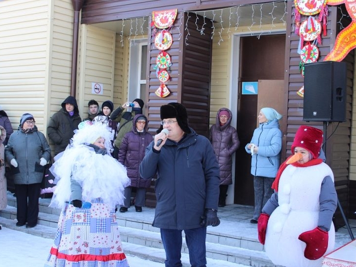 При поддержке Клуба избирателей Вячеслава Илюхина празднование Масленицы прошло на пяти площадках