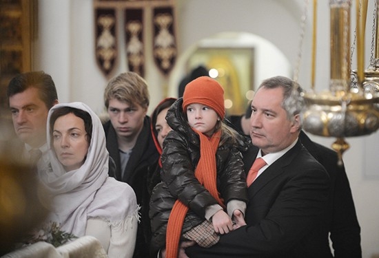 Патриарх Кирилл наградил Дмитрия Рогозина, 22 декабря 2013 г.