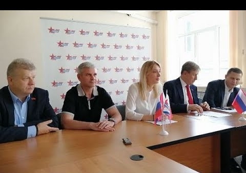 На пресс-конференции в Брянске региональное отделение партии объявило о начале сбора подписей за отставку губернатора