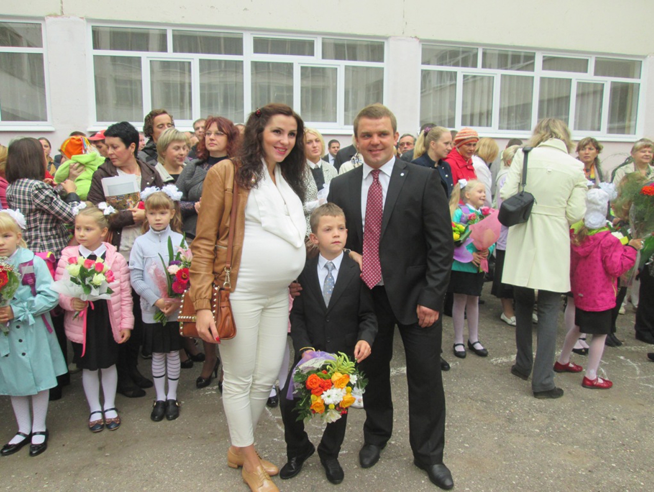 Дмитрий Игнатов поздравил школьников с Днём знаний