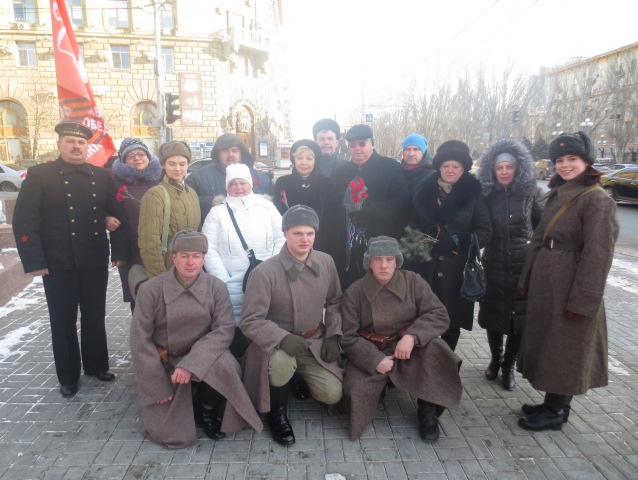 Волгоградские партийцы почтили память защитников Сталинграда