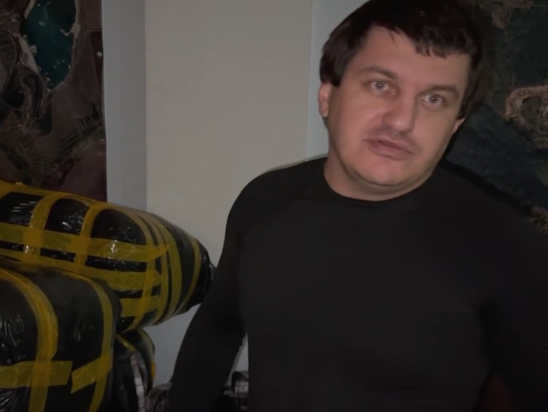 Автомобиль с гуманитарным грузом от партии "РОДИНА" прибыл на Донбасс