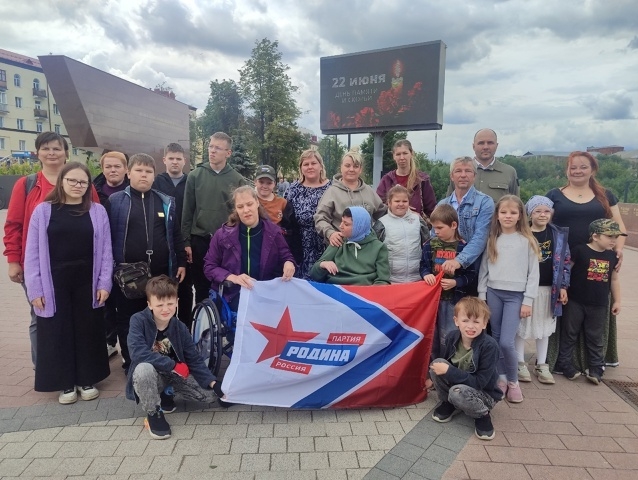 Партийцы из Москвы и Московской области приняли участие в памятных мероприятиях, посвященных началу Великой Отечественной войны
