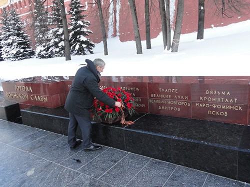 Возложение цветов к стеле городов Воинской славы в честь 70-летия освобождения Воронежа от фашистских захватчиков, 25 января 2013 г.