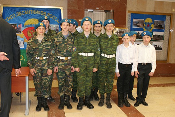Открытие фотовыставки "Есть такая профессия – Родину защищать!" в здании Московской областной Думы, 18 апреля 2013 года