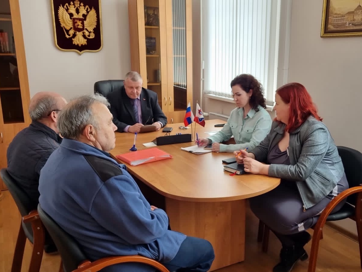 Сотрудники приемной Журавлева вместе с руководителем фракции "РОДИНА" провели прием граждан в Тамбовской облдуме