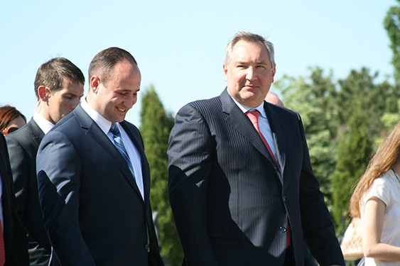 Вице-премьер РФ Дмитрий Рогозин в Молдове, 9 мая 2013 года