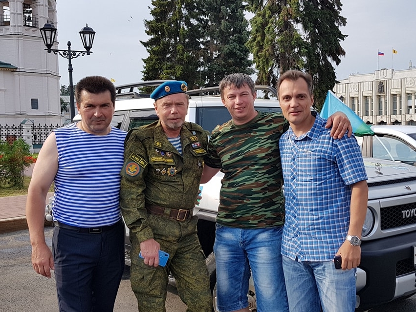 Ярославские родинцы приняли участие в автопробеге ветеранов ВДВ
