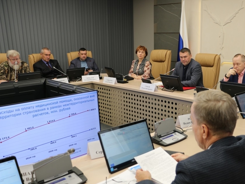 Александр Ванцов продолжает обсуждать бюджет ТФОМС Саратовской области на 2025-2027 годы