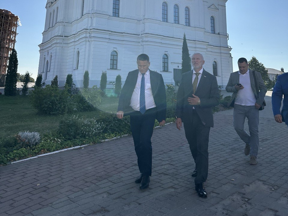 В Брянске Алексей Журавлев посетил Свенский Успенский мужской монастырь