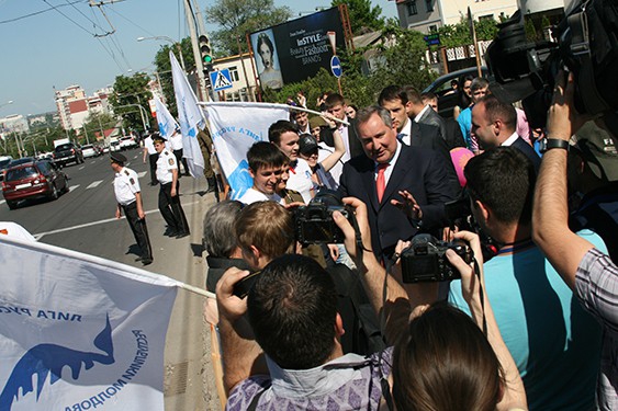 Вице-премьер РФ Дмитрий Рогозин в Молдове, 9 мая 2013 года