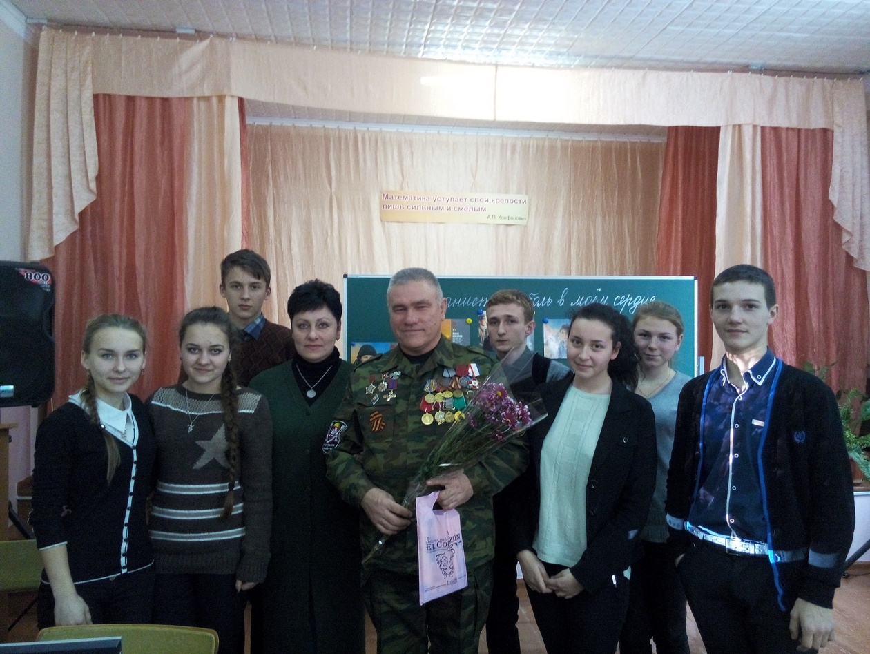Крымский активист провел встречу с учащимися школы