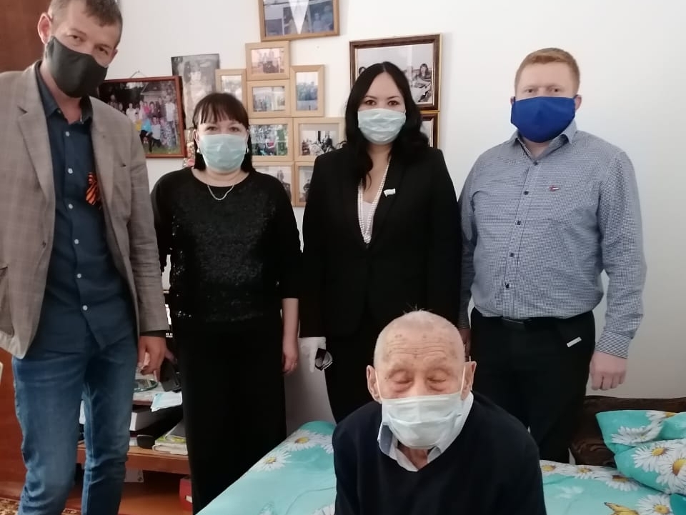 Активисты "РОДИНЫ" Республики Алтай оказали адресную помощь ветеранам
