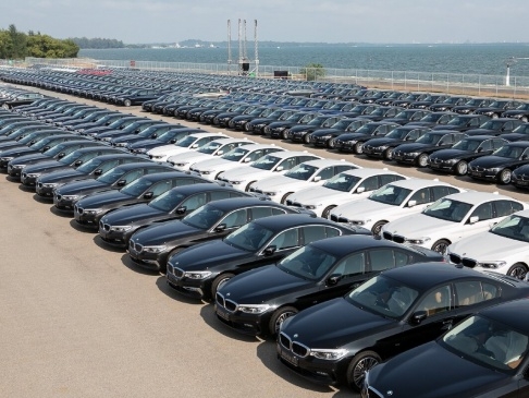 КАРЕЛЬСКАЯ "РОДИНА" ТРЕБУЕТ ЧЕРЕЗ ПРОКУРАТУРУ ОТМЕНИТЬ ЗАКУПКУ ЛЮКСОВОГО АВТОМОБИЛЯ