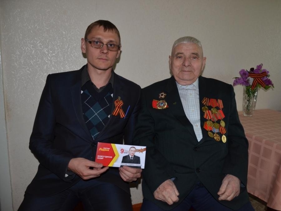 Ульяновские партийцы поздравили ветеранов с Днём Победы