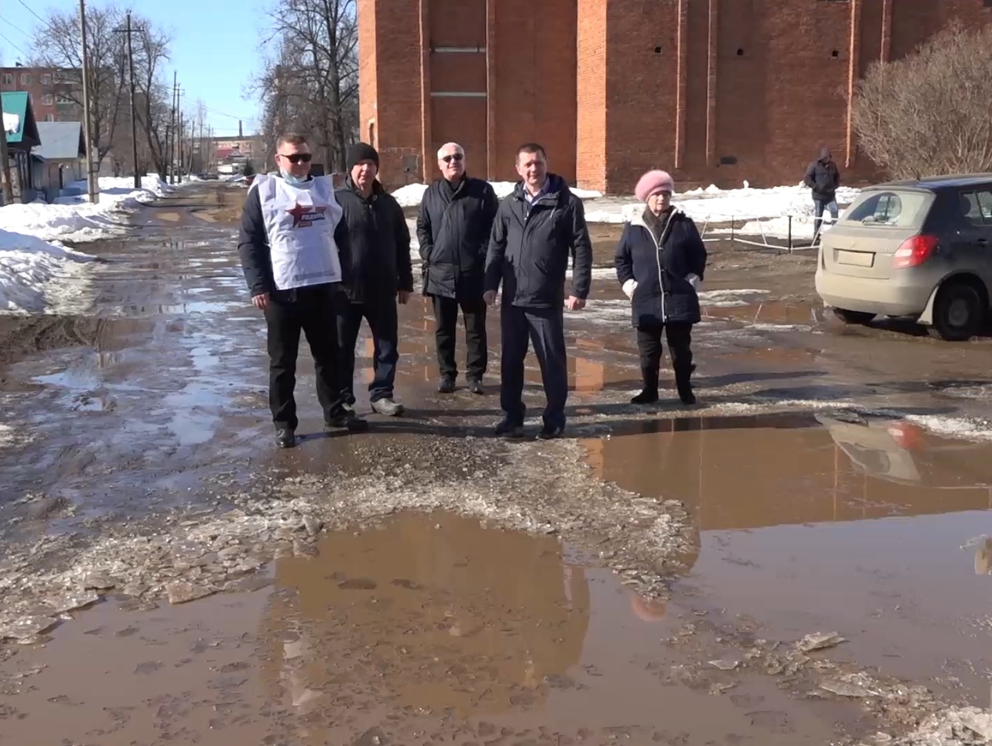 В Удмуртии депутаты от "РОДИНЫ" взяли под контроль решение коммунальных проблем жителей многоквартирных домов