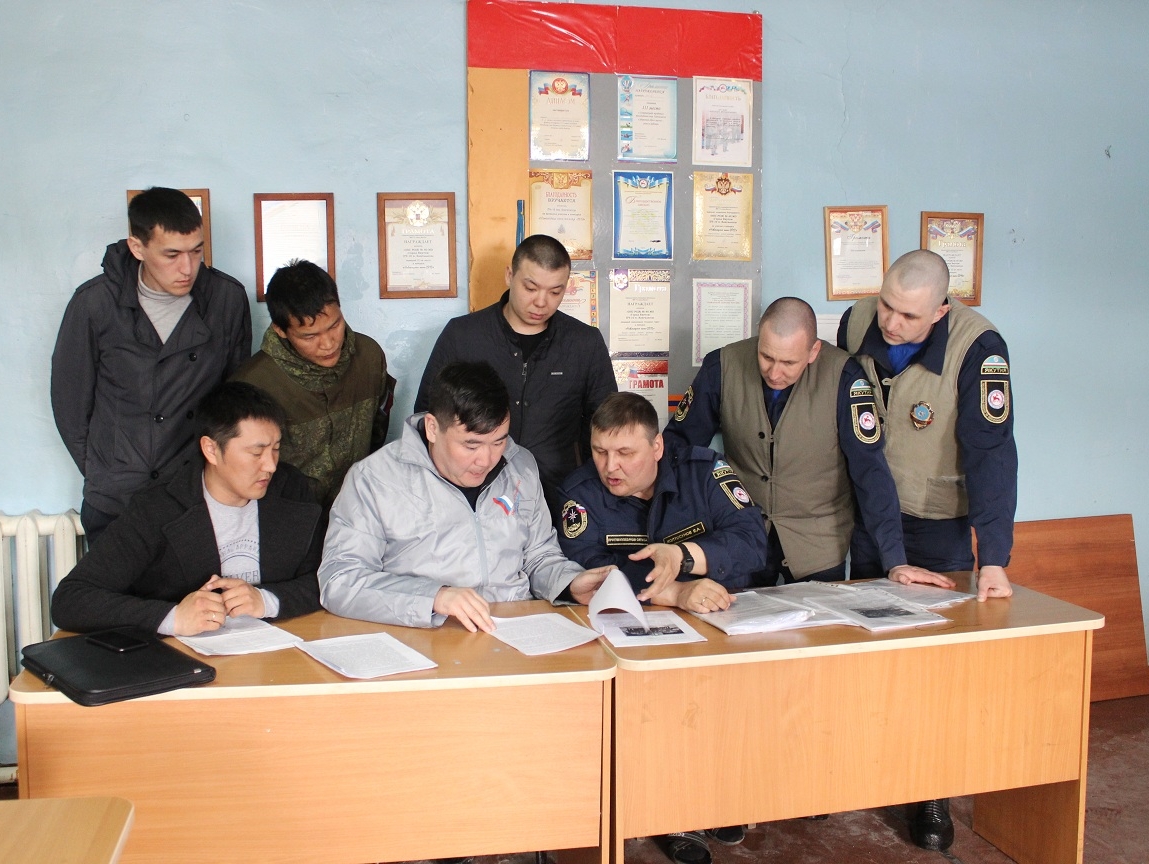 Лидер якутской "РОДИНЫ" пообщался с пожарными, объявившими в знак протеста голодовку