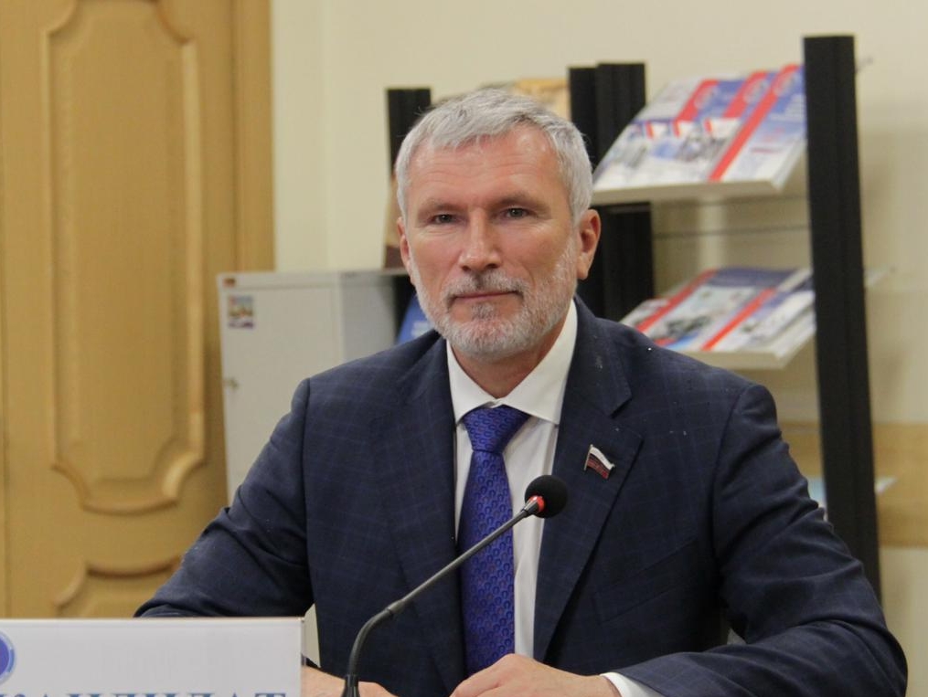 Алексей Журавлев: До запрета на матрешки, балалайки и бурых медведей – полшажочка!