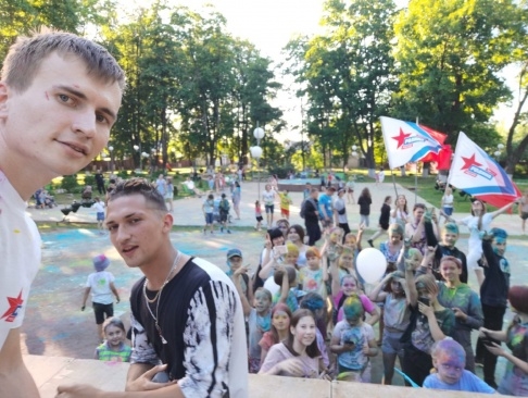 В ЛИХОСЛАВЛЕ ТВЕРСКОЙ ОБЛАСТИ "РОДИНА" ПРОВЕЛА ФЕСТИВАЛЬ КРАСОК