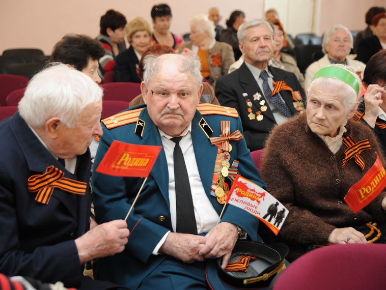 Севастопольские родинцы поздравили ветеранов с праздником Победы