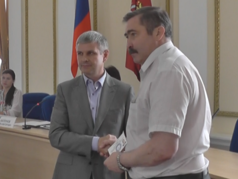 Роман Лобзин и Иван Медведь зарегистрированы кандидатами в депутаты Госдумы