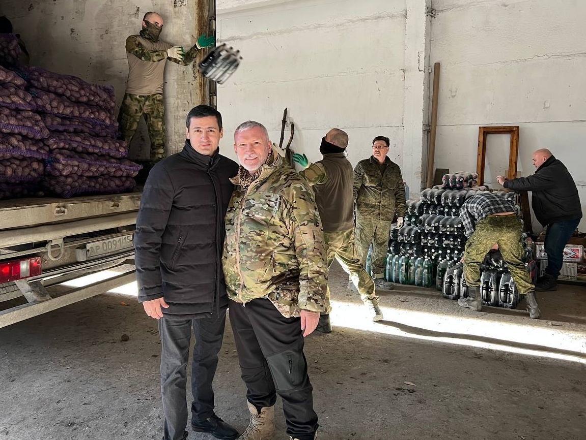 Журавлев встретил машину с гумпомощью от реготделения "РОДИНЫ" Северной Осетии