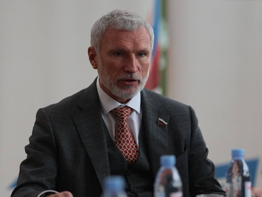 Журавлев: События на Украине могли проходить иначе, не будь Зеленский актером