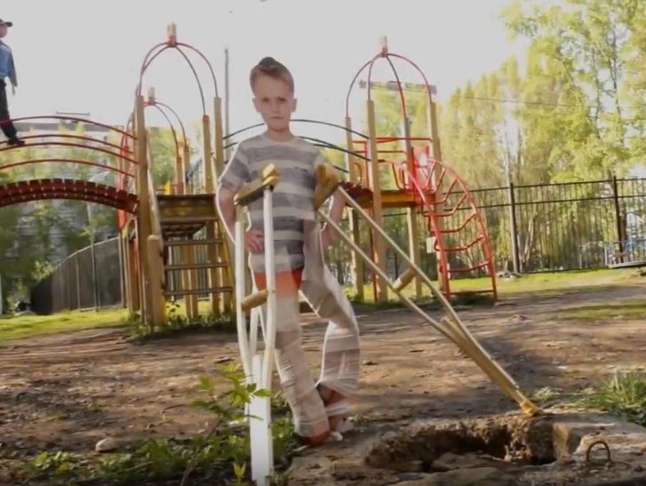 "РОДИНА": Некоторые игровые площадки во дворах Самарской области все еще опасны для детей