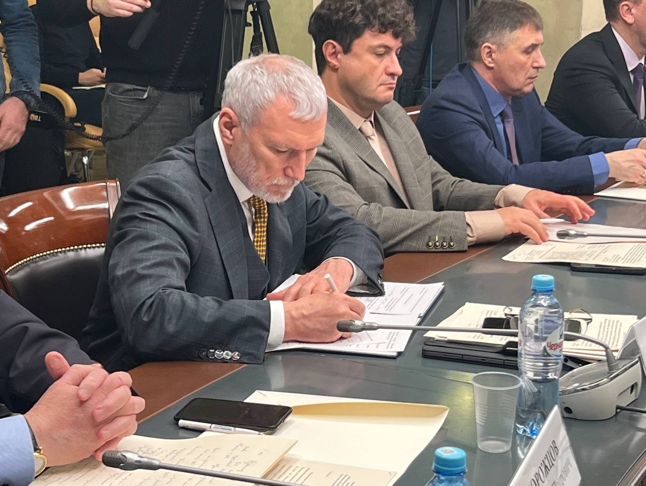 Журавлев подписал соглашение о взаимодействии с ОП и партиями на выборах Президента