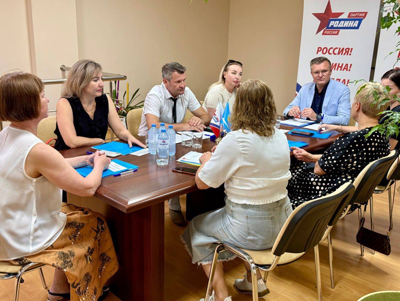 Астраханские партийцы провели общее собрание реготделения