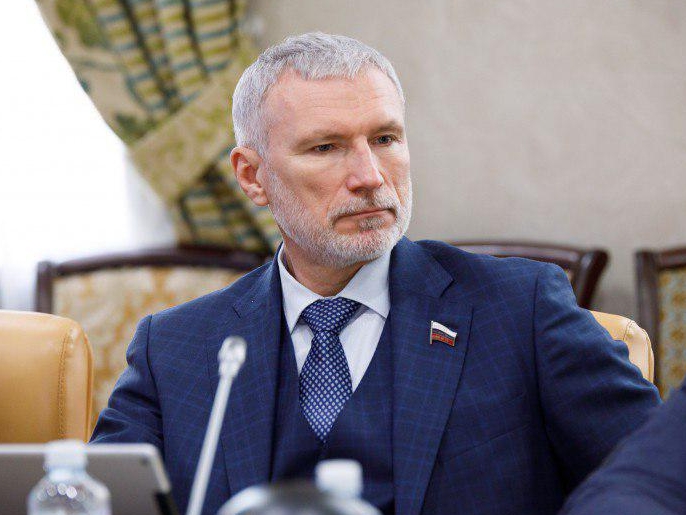 Журавлев в "РГ": Для многих предпочтительнее уйти в армию в 18 лет, сразу после школы