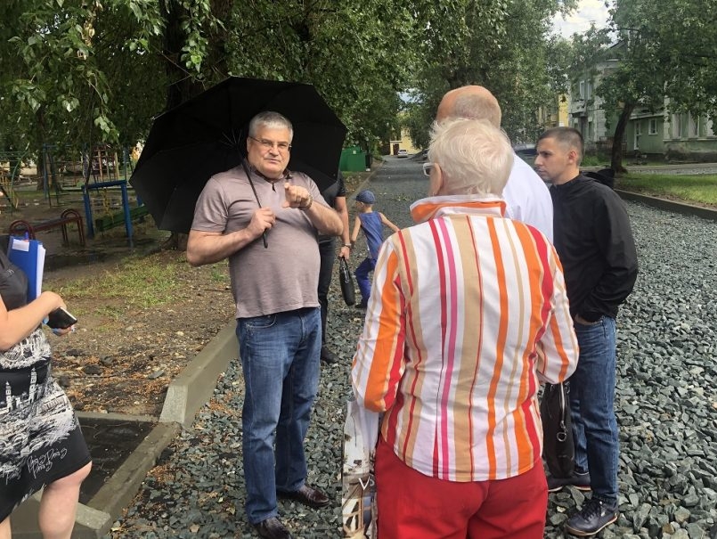 Завершены работы по благоустройству двора в рамках исполнения наказа, полученного Вячеславом Илюхиным
