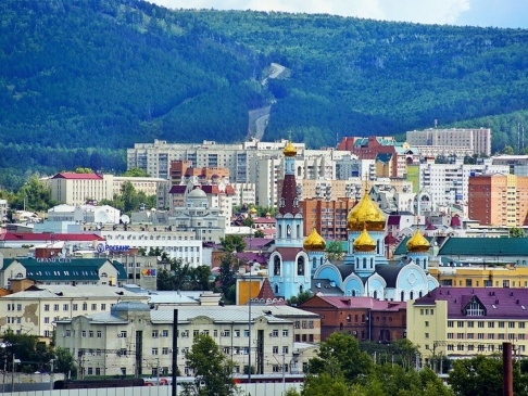 ЖИТЕЛИ ЗАБАЙКАЛЬЯ ЖАЛУЮТСЯ НА ТАРАКАНОВ В КАНАЛИЗАЦИОННОМ ЛЮКЕ