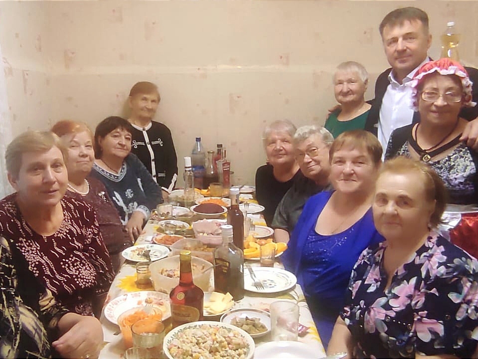 Виталий Прохоров встретился со старшим поколением своего избирательного округа