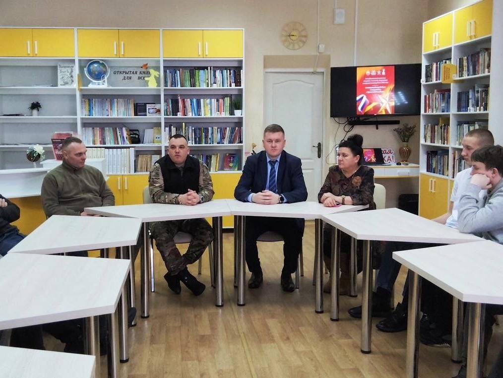 Владимир Михайлов принял участие в работе круглого стола "Zа победу! Ҫӗнтерӳшӗн!"+