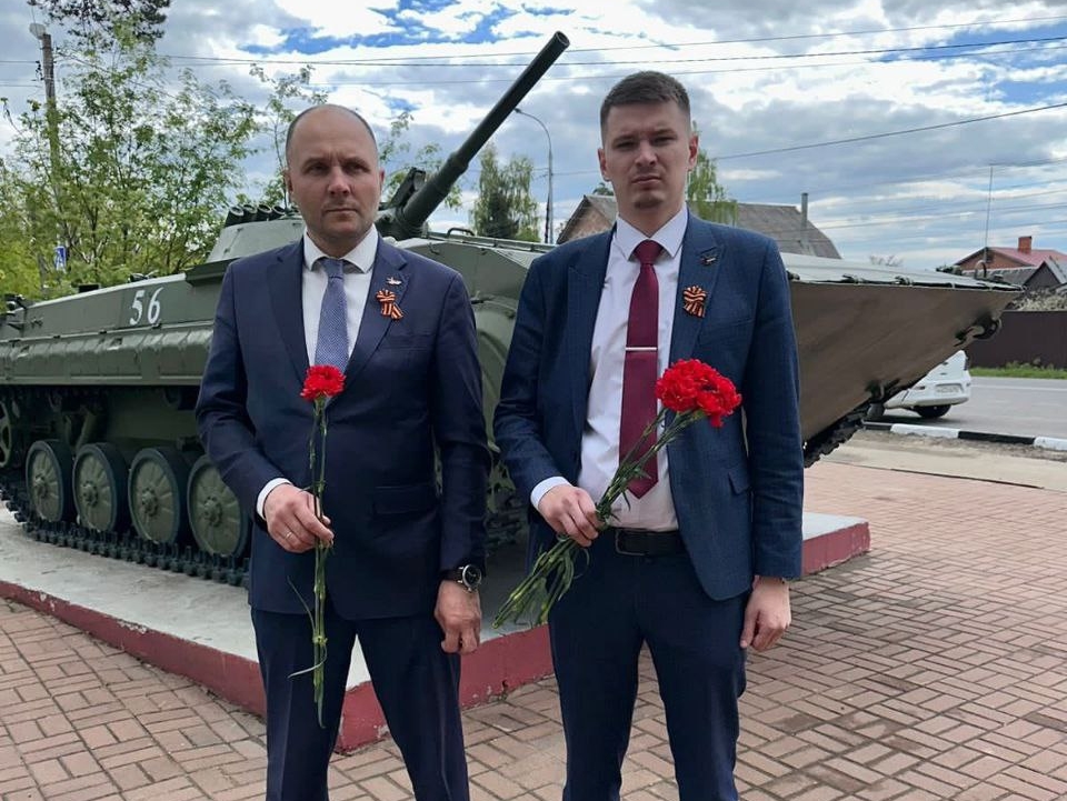 В Подмосковье и в Ярославле партийцы приняли участие в праздничных мероприятиях ко Дню Победы