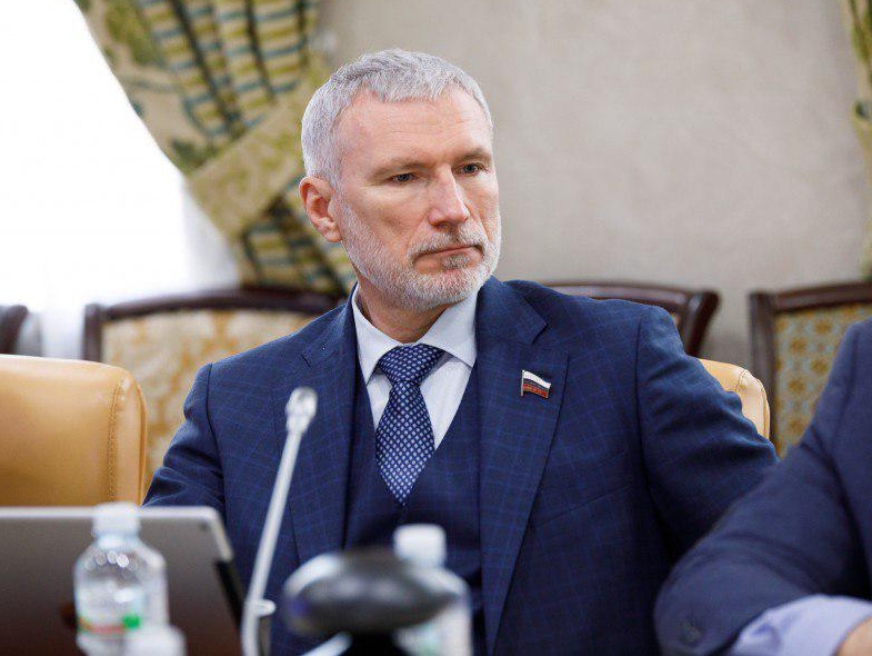 Журавлев указал на возможные ответные меры в случае высылки 300 дипломатов РФ из США