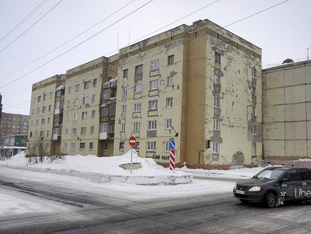 Пятиэтажный дом в красноярском Норильске может разрушиться в любой момент