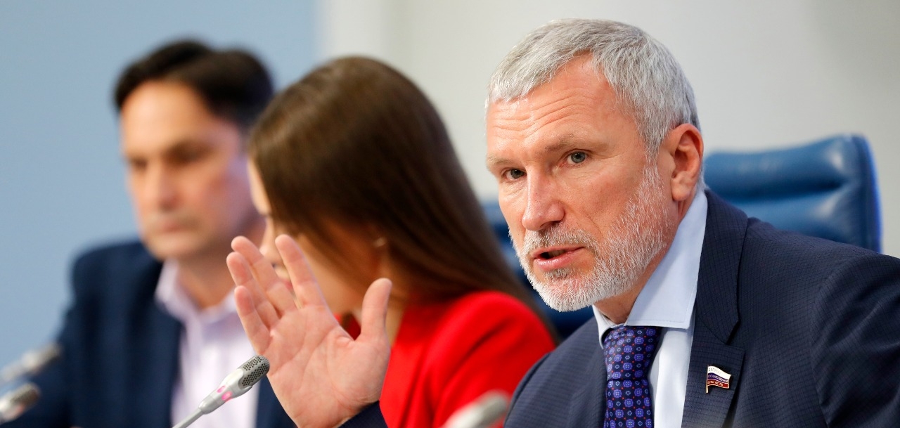 Лидер "РОДИНЫ" внес законопроект о запрете продажи алкоголя вблизи школ