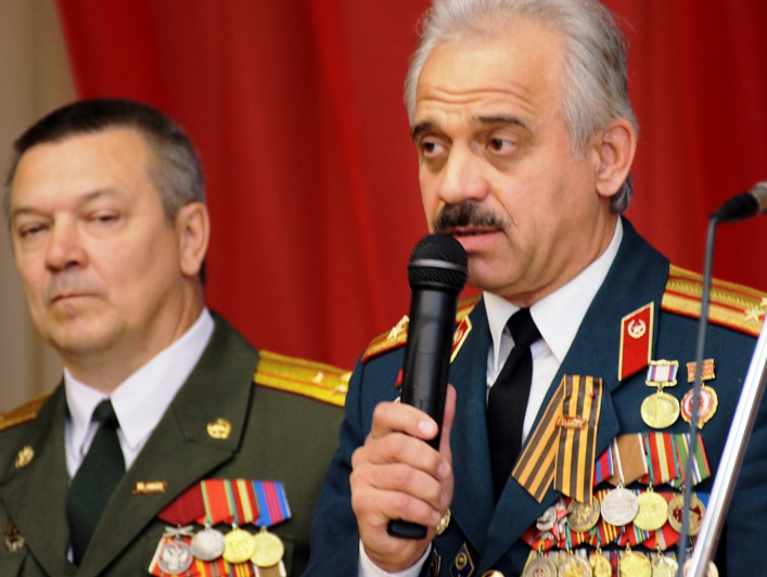 Фёдор Юрин поздравил педагогов с Днём учителя
