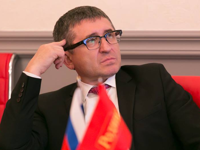 Александр Савельев обсудил с властями проблемы ЖКХ
