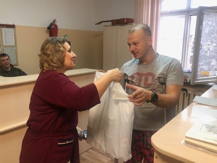 Клуб избирателей Вячеслава Илюхина продолжает оказывать помощь военному госпиталю