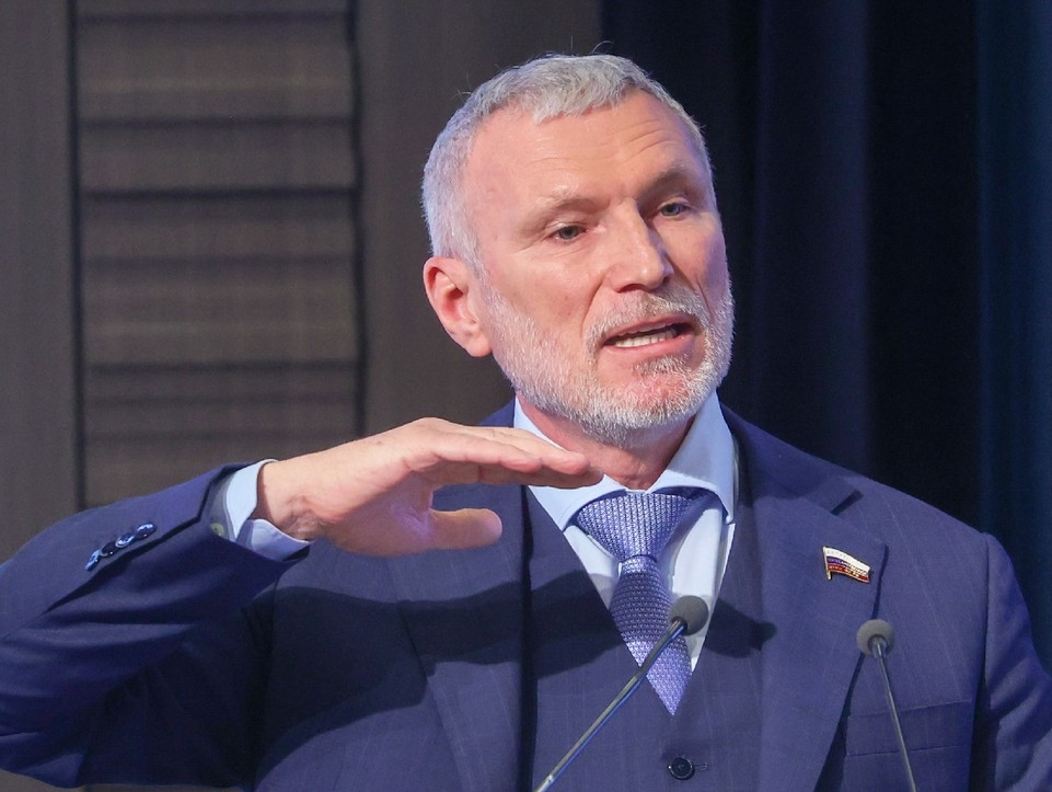 Журавлев: Правительству Макрону объявили вотум недоверия из-за Украины