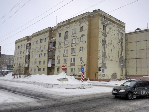 ПЯТИЭТАЖНЫЙ ДОМ В КРАСНОЯРСКОМ НОРИЛЬСКЕ МОЖЕТ РАЗРУШИТЬСЯ В ЛЮБОЙ МОМЕНТ