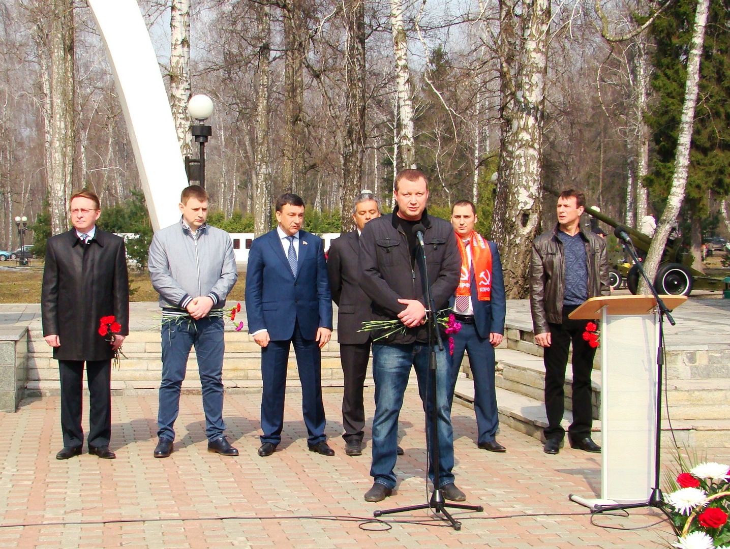 Дмитрий Шатров принял участие в митинге против терроризма в Новомосковске