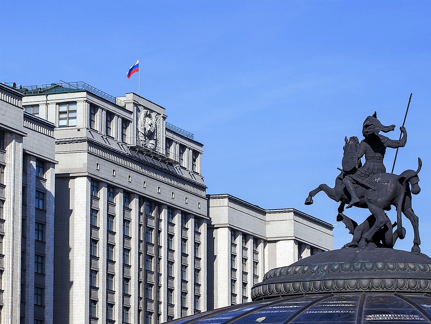 Журавлев проголосовал за законы о маткапитале и городах трудовой доблести