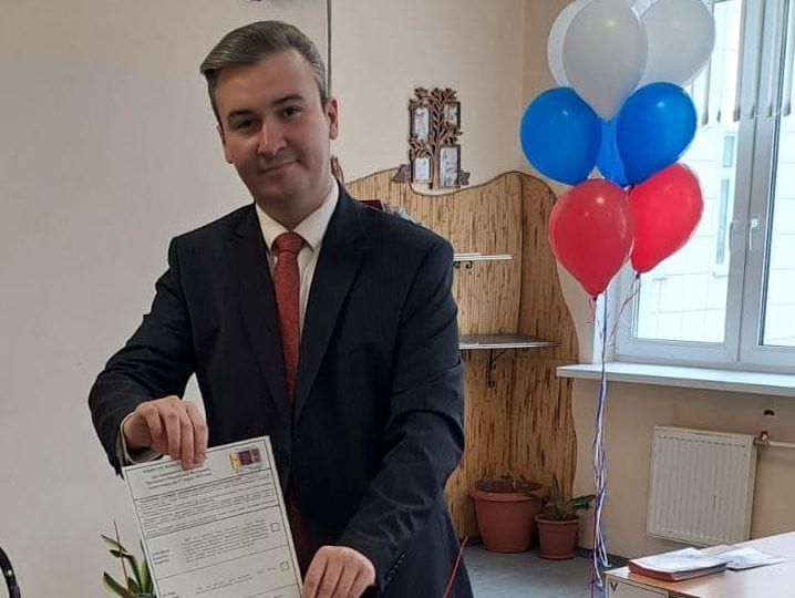 Депутаты и актив Подмосковной "РОДИНЫ" голосуют на выборах Президента