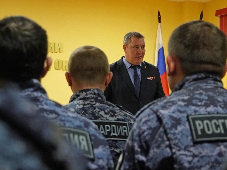 Андрей Ружников вручил военнослужащим и сотрудникам войск нацгвардии медали "За участие в спецоперации"